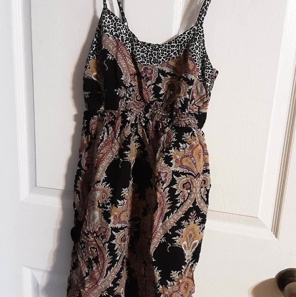X h i l e r a t I o n  Paisley Spaghetti Straps Dress XS